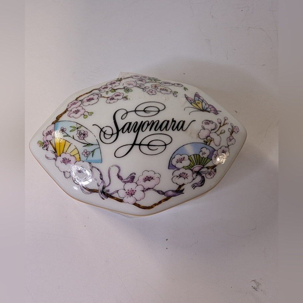 Music Box Mini That Plays "Sayonara" Means Good Bye.
